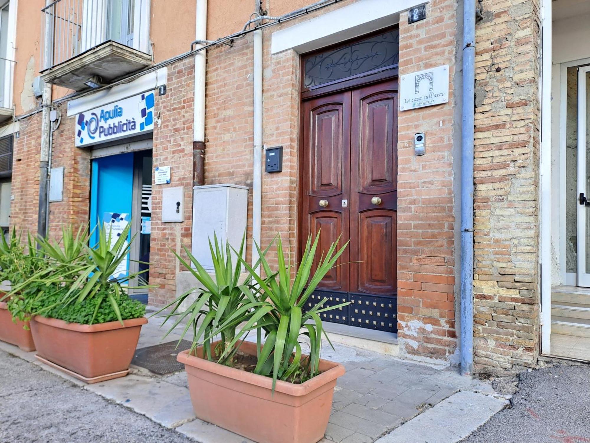 La Casa Sull Arco Bed and Breakfast Lucera Eksteriør billede
